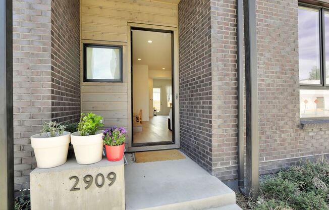 3 bed 3 bath Townhouse in Boulder Available Now!!