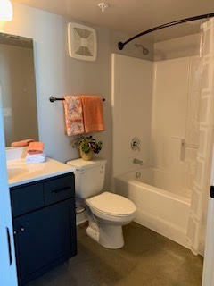 2 beds, 2 baths, 882 sqft, $1,550, Unit 206