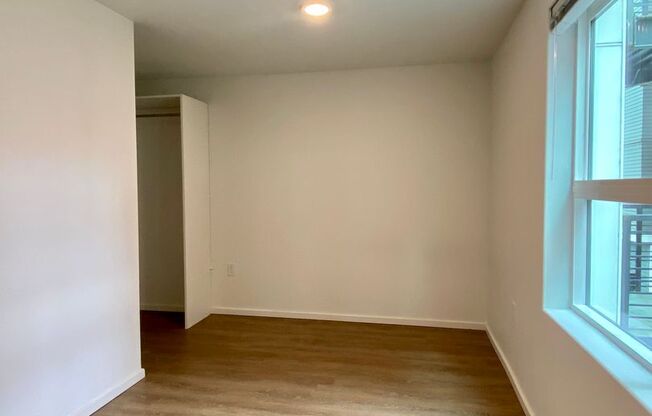 Studio, 1 bath, 175 sqft, $1,295, Unit 5211
