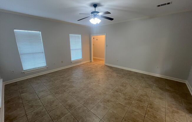 2 beds, 1 bath, $1,425