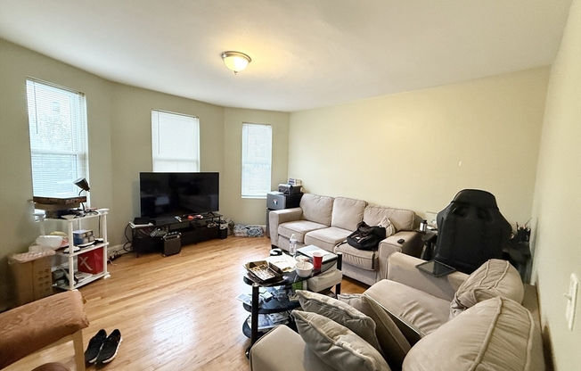 3977 Washington St 1