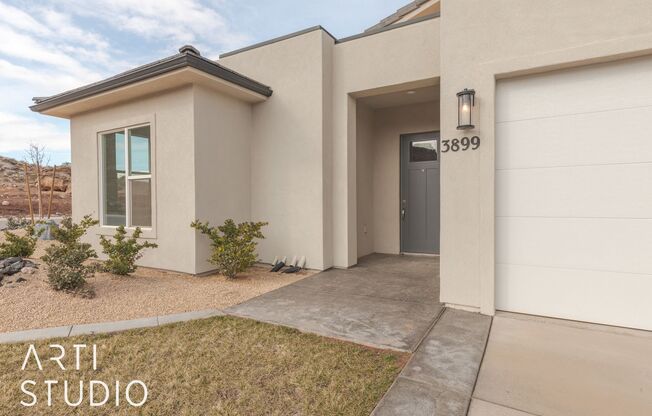 Newer Model Home in Desert Cliffs