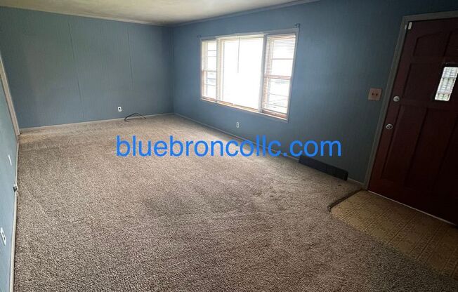 3 beds, 1 bath, $1,099