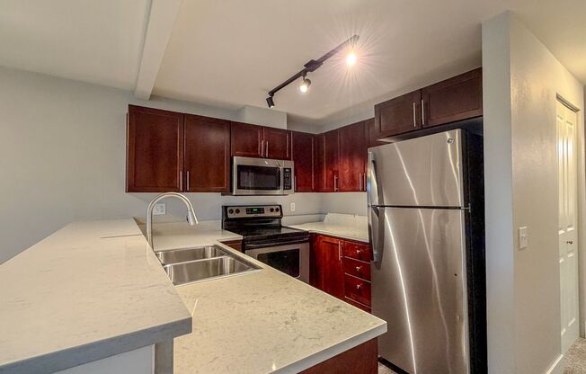 Gorgeous 2bd/2bth Lower Queen Anne Condo, $2,850/mo.
