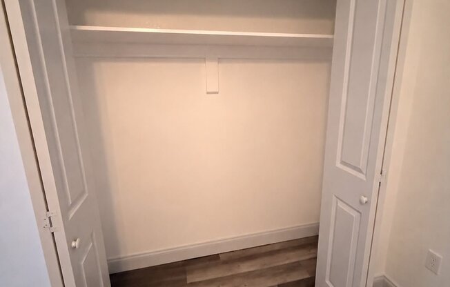 1001 W 8 ST