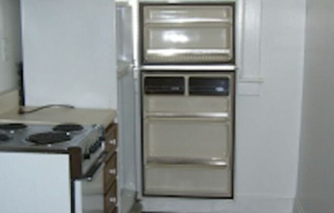 2 beds, 1 bath, 1,000 sqft, $1,250, Unit 07