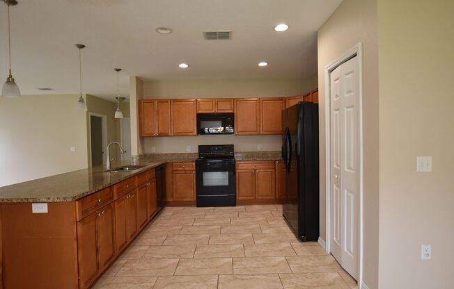 Single Family Home 4 Bedroom 2.5 Bath, 2 car garage for rent at 527 Bristol Cir, Kissimmee, FL 34758