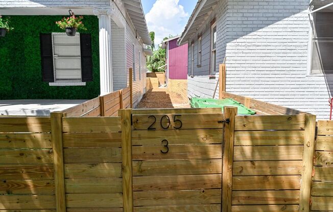 4 beds, 2 baths, 1,200 sqft, $3,200, Unit 205 W Frances, Unit 3
