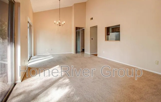 2933 LICHEN LN