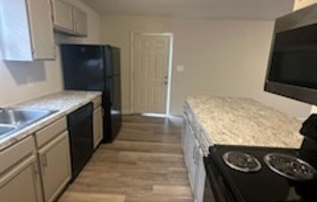 3 beds, 1 bath, 1,300 sqft, $2,085, Unit Unit 1B