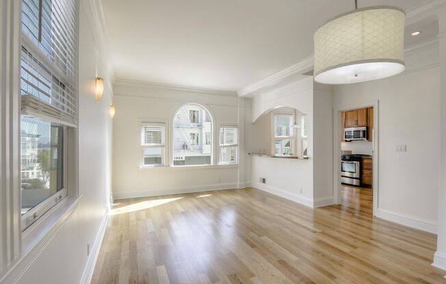 1065 Montgomery Street (1012r)