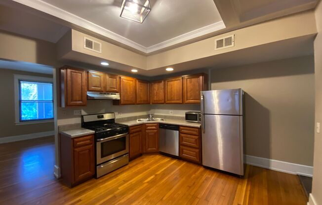 Renovated huge 2br/1ba in Shaw neighborhood,