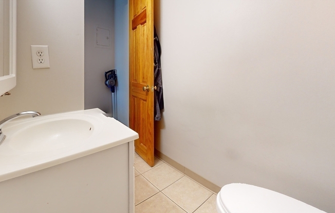 Studio, 1 bath, 450 sqft, $1,900, Unit T36