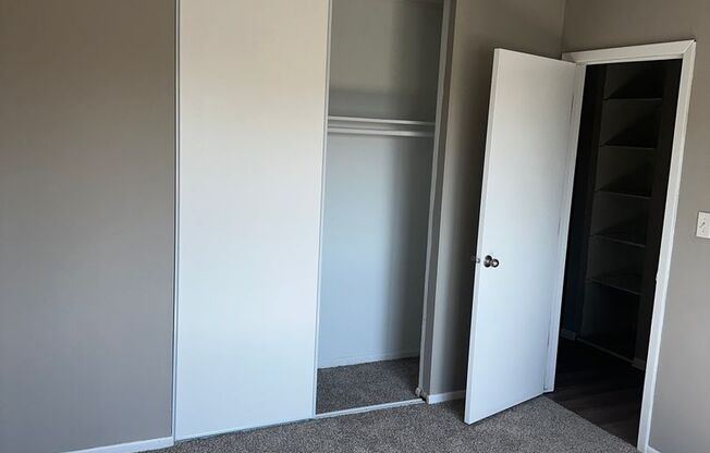 2 beds, 1 bath, 921 sqft, $1,589, Unit 3-303