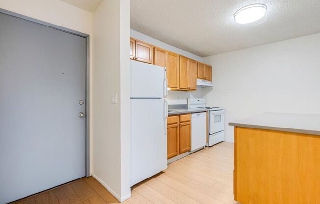 1 bed, 1 bath, 547 sqft, $1,300, Unit 8