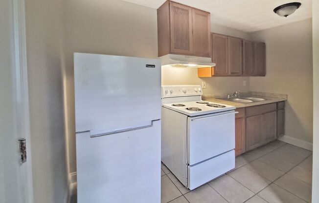 1 bed, 1 bath, $950, Unit 101 Sunset #8