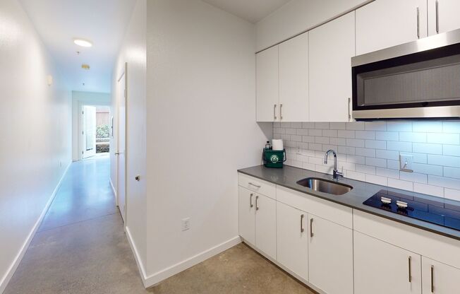 Studio, 1 bath, 341 sqft, $1,205, Unit 03