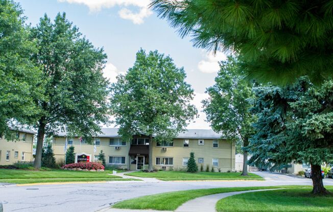 Crestview Apartment Homes