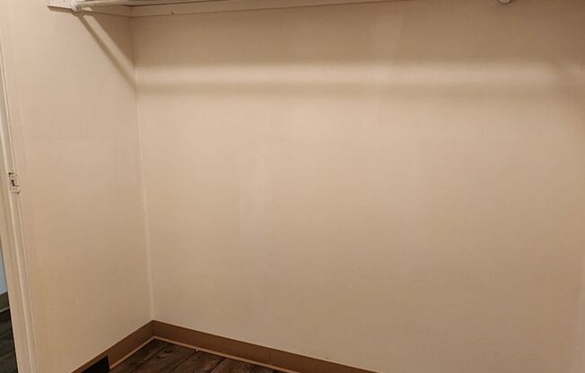 1 bed, 1 bath, 700 sqft, $1,045, Unit 05B