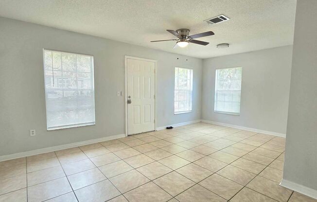 850 E Lime St, Unit #9: 2 BED/2.5 BATH- Townhouse FOR RENT