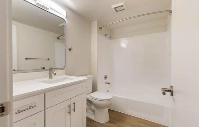 1 bed, 1 bath, 570 sqft, $2,145, Unit 40