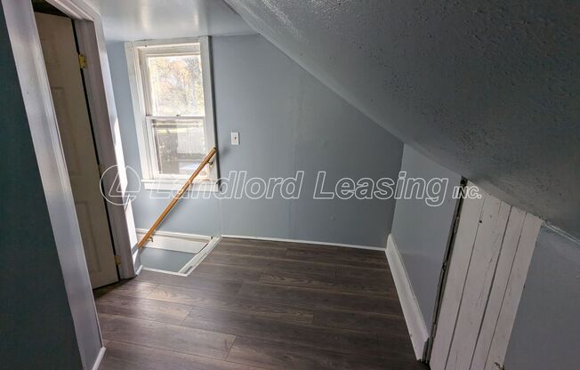 2 beds, 1 bath, $950