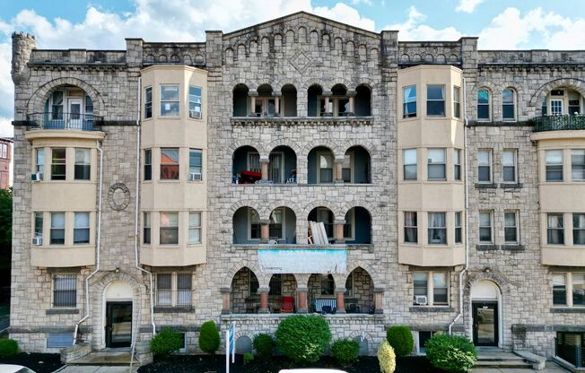 Stoneleigh Court Apartments