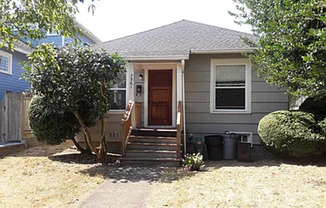 2 beds, 1 bath, $2,450