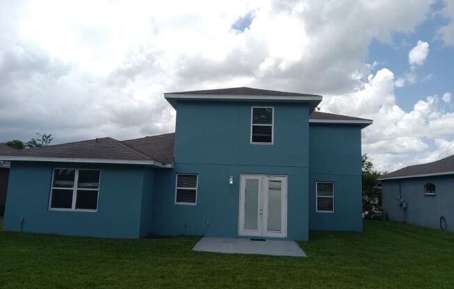 Spacious 4-Bedroom 2 Bathroom Apartment for Rent! 2064 Sqft home.