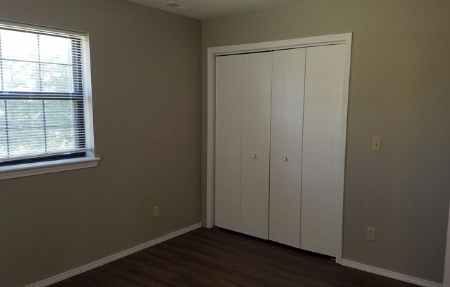 2 beds, 1 bath, $1,000