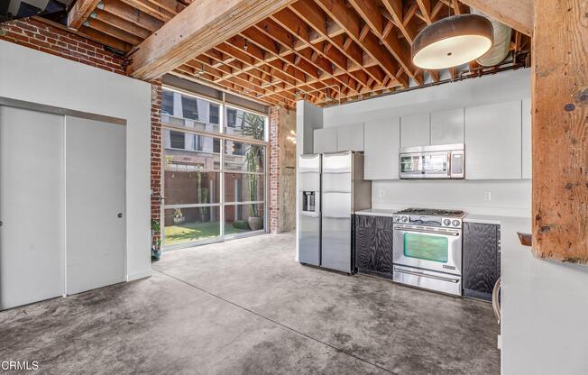 2 beds, 1.5 baths, 1,380 sqft, $5,300, Unit 111