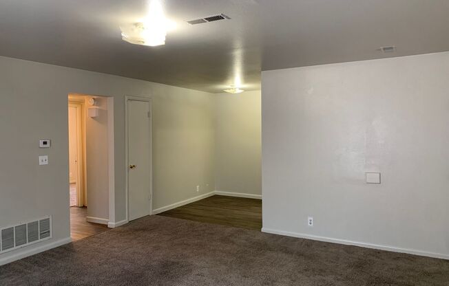 4371 / 4365 S Fairbourne Ave