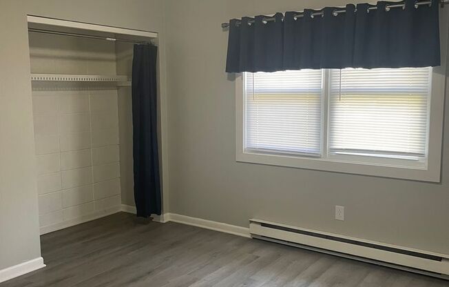 2 beds, 1 bath, $1,200