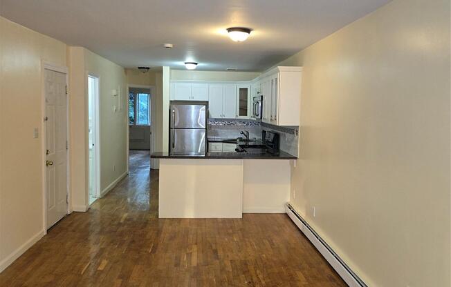 3 beds, 2 baths, 2,000 sqft, $3,500