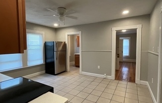 3 beds, 1 bath, 1,550 sqft, $3,150, Unit 3