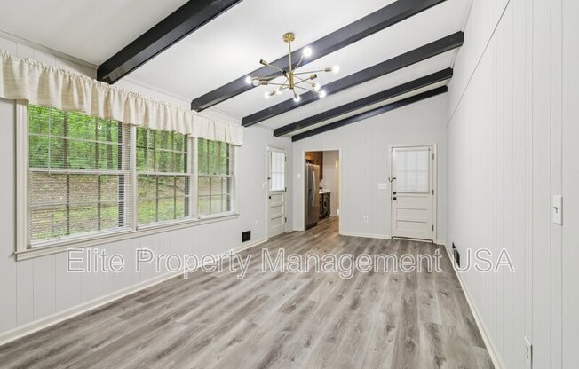 2600 LANTERN LN