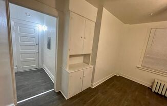 1 bed, 1 bath, $655, Unit E