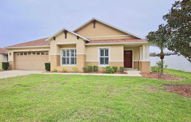 Beautiful 3/2 Spacious Home with a Bonus Room and a Large Fenced Backyard in Southern Fields - Clermont!