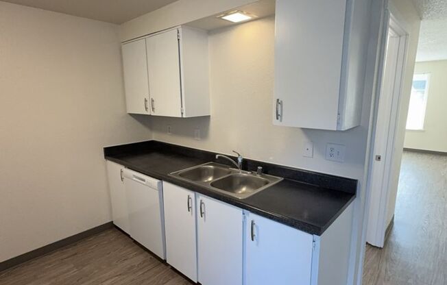 2 beds, 1.5 baths, 942 sqft, $1,399, Unit 4421A08