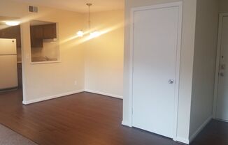 1 bed, 1 bath, 700 sqft, $895, Unit 1525-12