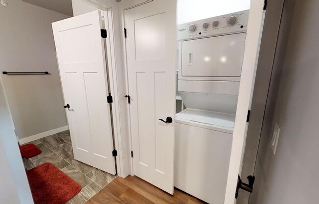 1 bed, 1 bath, 813 sqft, $1,475, Unit 109