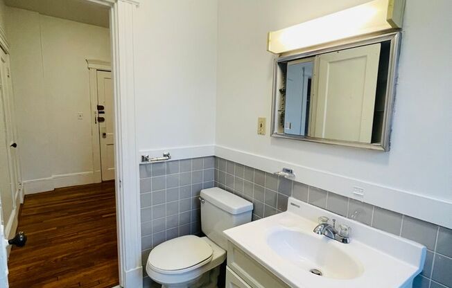 2 beds, 1 bath, 595 sqft, $3,200, Unit 46