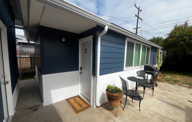 Fully Furnished Studio Available - Few Blocks From The Beach