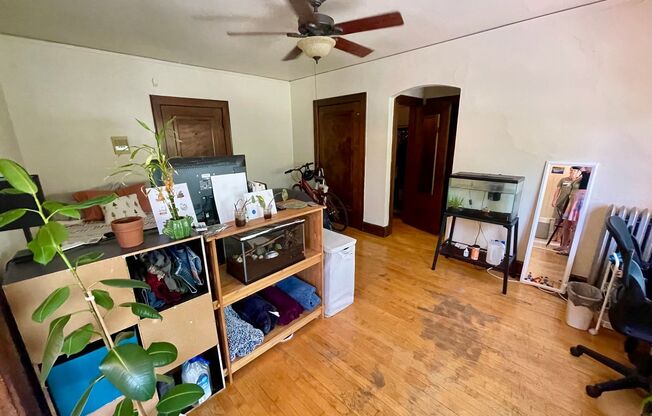 1805 E Park Pl.