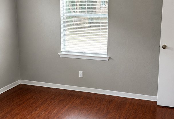 2 beds, 1 bath, 780 sqft, $1,190, Unit 311 Q