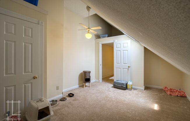 2 beds, 1 bath, $1,425, Unit 1166 Mt. Pleasant