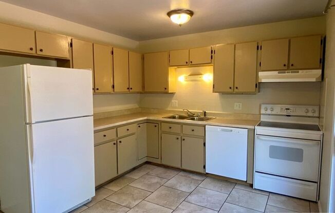 Great House With Huge Yard!