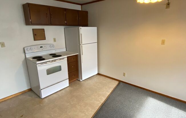 1 bed, 1 bath, 500 sqft, $695, Unit Apt 3