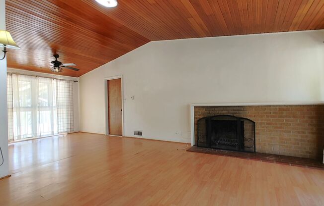 Centrally Located 3 Bedroom 1 Bathroom In The NE