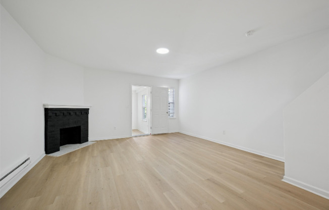 318 W BERKLEY ST